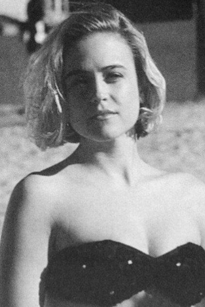 Keely Christian - Actor Profile Photo