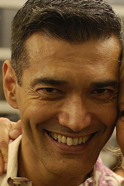 André De La Roche - Actor Profile Photo