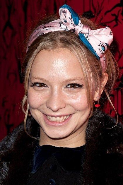 Annabelle Dexter-Jones - Actor Profile Photo