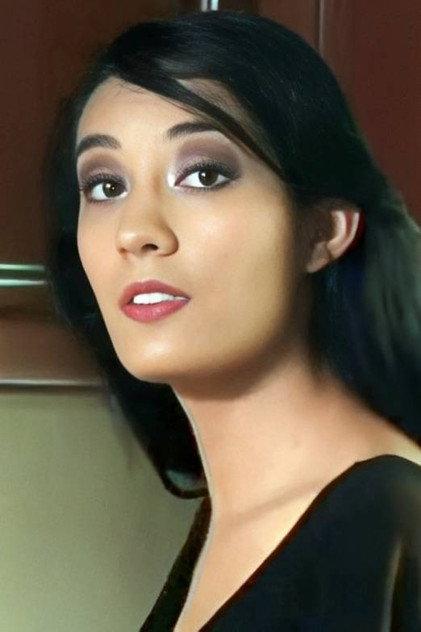 Emmy de la Torre - Actor Profile Photo