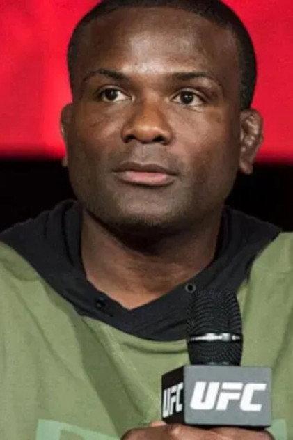 Din Thomas - Actor Profile Photo