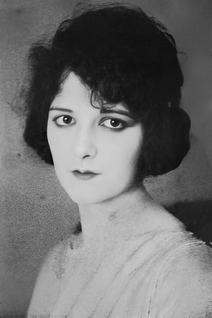 Vivian Rich - Actor Profile Photo
