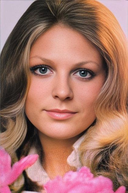 Galina Mikeladze - Actor Profile Photo