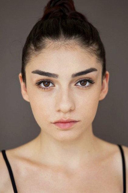 Hazar Ergüçlü - Actor Profile Photo