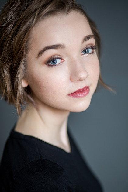 Julia Sarah Stone - Actor Profile Photo