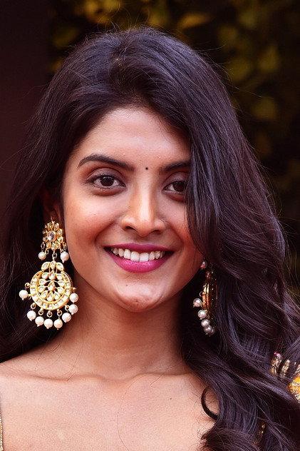 Nivedhithaa Sathish - Actor Profile Photo