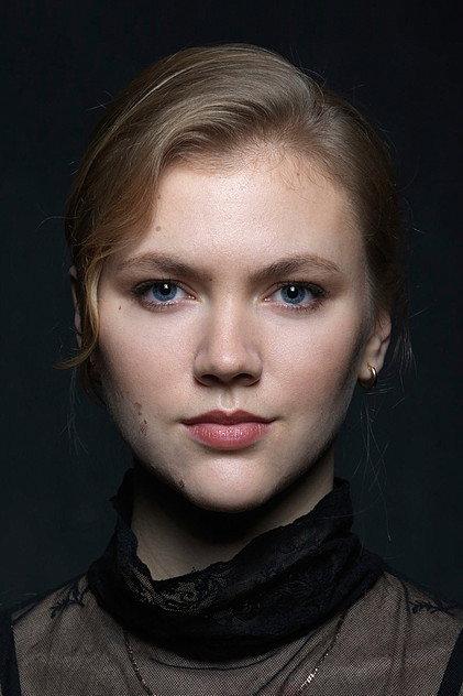 Hanna Obbeek - Actor Profile Photo