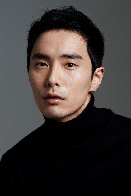 Chun Sin-hwan - Actor Profile Photo
