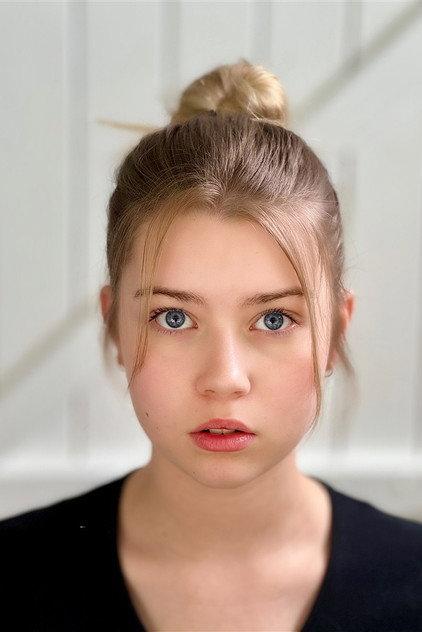 Enaëlle Dion - Actor Profile Photo