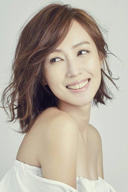 Esther Huang - Actor Profile Photo
