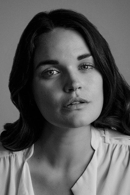Laura Winter - Actor Profile Photo