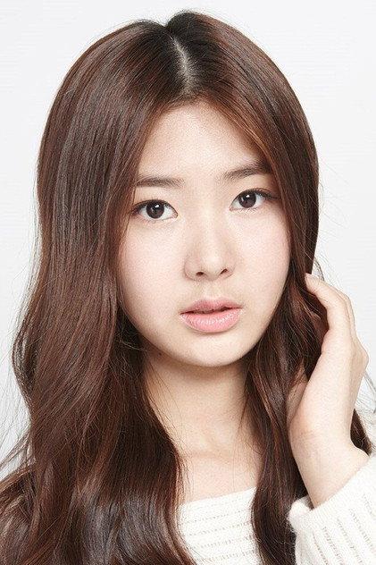 Lee Young-yoo - Actor Profile Photo