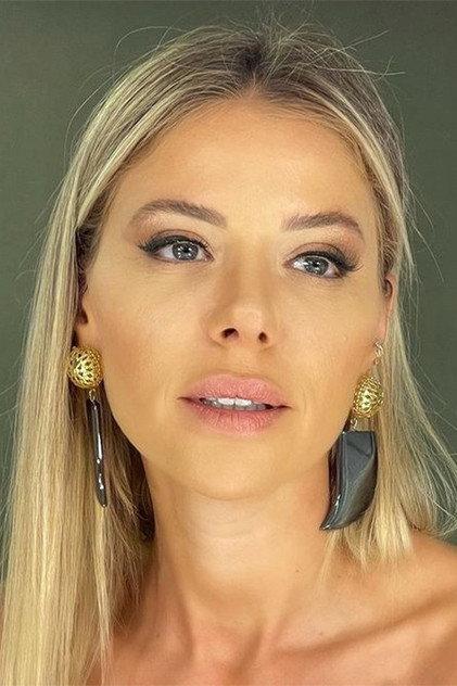 Esra Eron - Actor Profile Photo