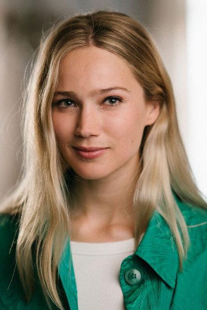 Lauren Versnick - Actor Profile Photo