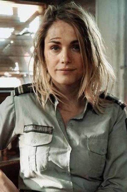 Julie Farenc - Actor Profile Photo