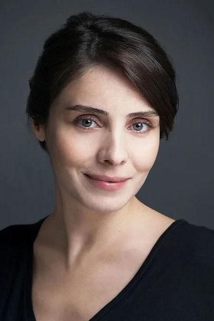Nur Fettahoğlu - Actor Profile Photo