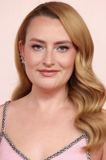 Amelia Dimoldenberg - Actor Profile Photo