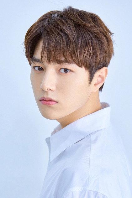 L - Actor Profile Photo
