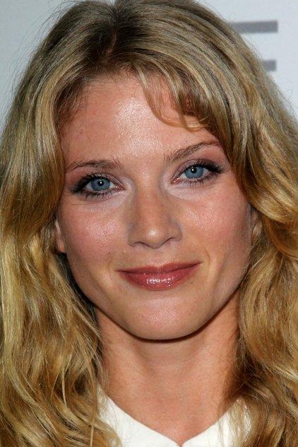 Winter Ave Zoli - Actor Profile Photo