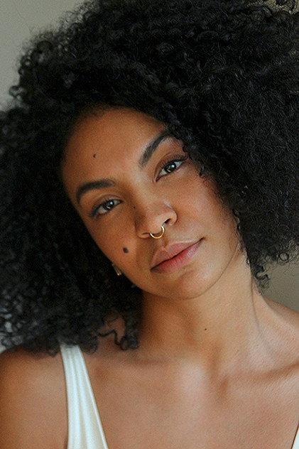 Sol Menezzes - Actor Profile Photo