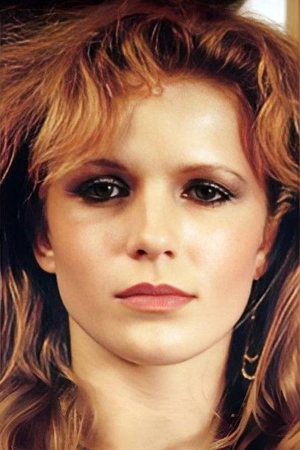 Flore Sollier - Actor Profile Photo