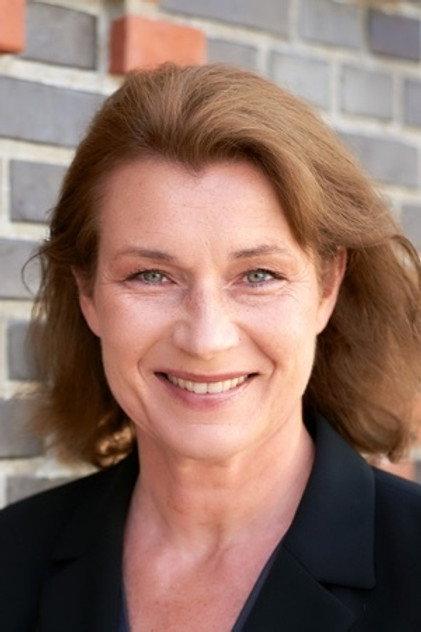 Julia Heinemann - Actor Profile Photo
