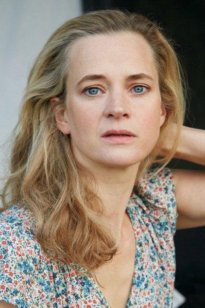 Caroline Hanke - Actor Profile Photo
