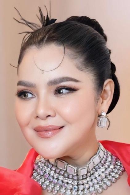 Apaporn Nakornsawan - Actor Profile Photo