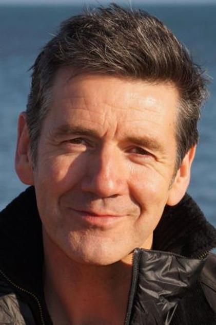 Dougie Vipond - Actor Profile Photo