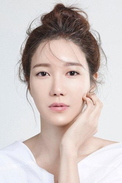 Lee Ji-ah - Actor Profile Photo
