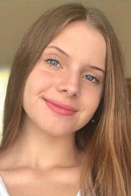 Karin Medeiros - Actor Profile Photo