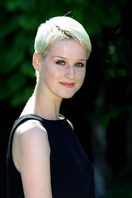 Simone Robertson - Actor Profile Photo