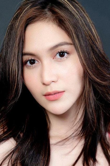 Denira Wiraguna - Actor Profile Photo