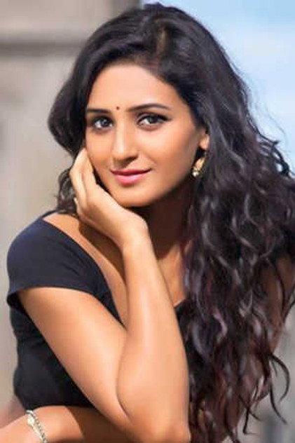 Shakti Mohan - Actor Profile Photo
