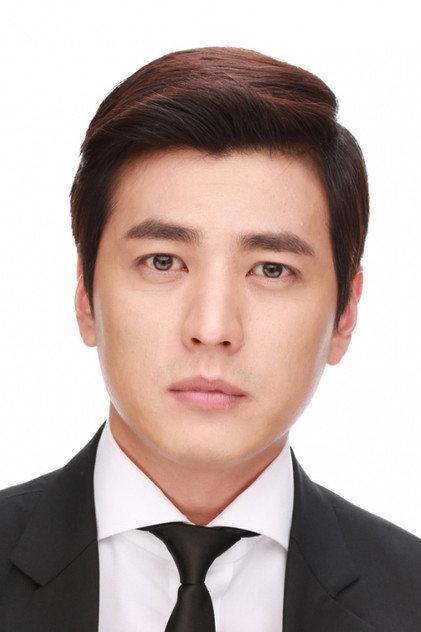 Lee In - Actor Profile Photo
