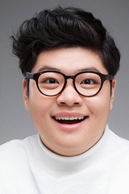 Shin Jun-hang - Actor Profile Photo