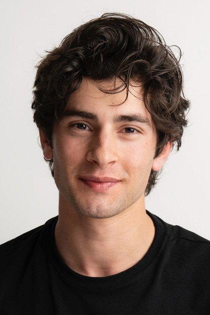 İzzet Yüksek - Actor Profile Photo