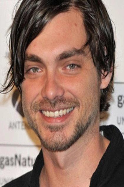 Daniel González - Actor Profile Photo