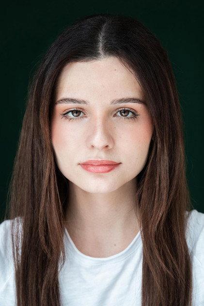Mia Fernandes - Actor Profile Photo