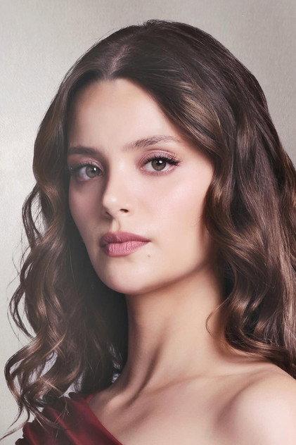 Leyla Tanlar - Actor Profile Photo
