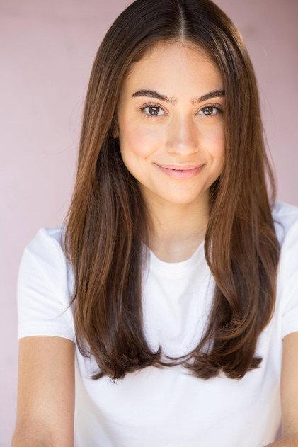 Anna Benuzzi - Actor Profile Photo