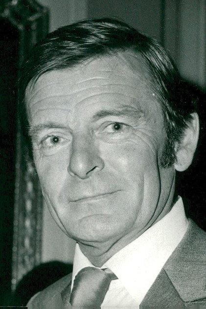Neil Hallett - Actor Profile Photo