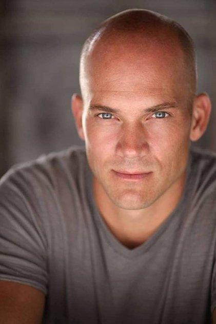 Aaron Smolinski - Actor Profile Photo