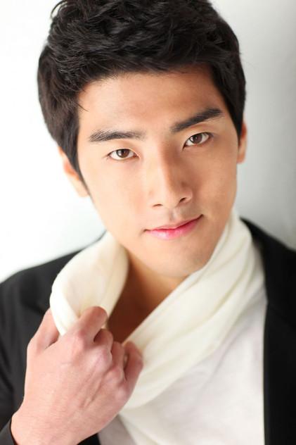 Wi Ji-Woong - Actor Profile Photo