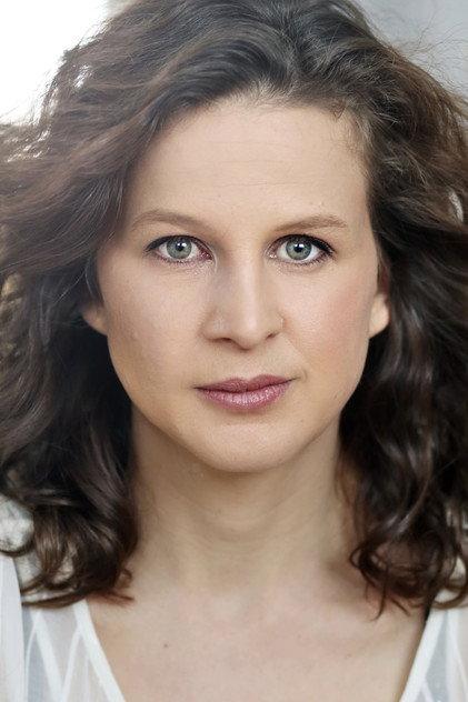 Éveline Gélinas - Actor Profile Photo
