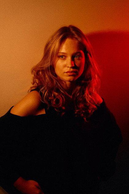 Emma Van Raemdonck - Actor Profile Photo