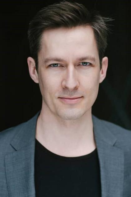 Luke Mullins - Actor Profile Photo