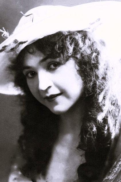 Gertrude Robinson - Actor Profile Photo
