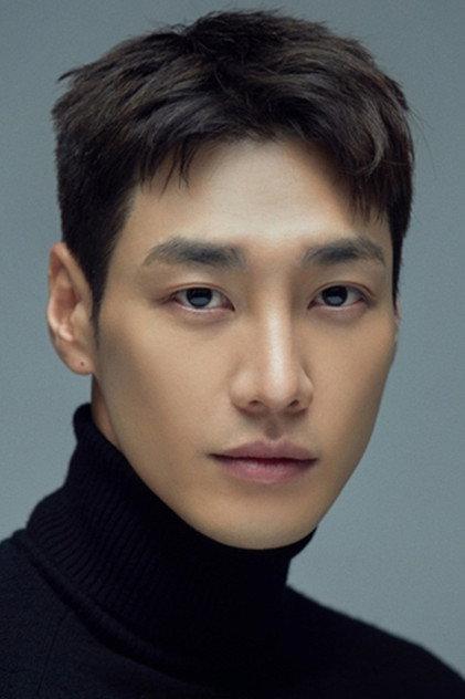 Kim Young-kwang - Actor Profile Photo