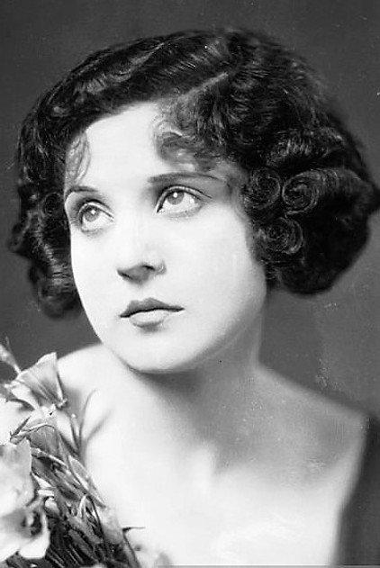 Fritzi Brunette - Actor Profile Photo